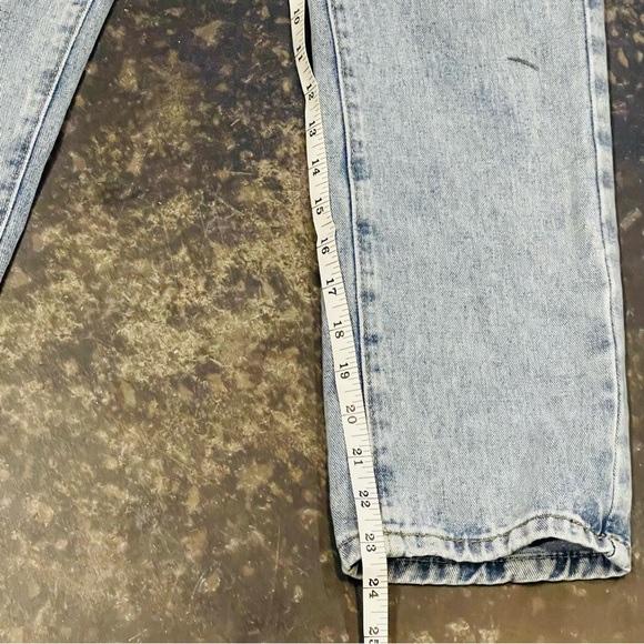 SHEIN Whitewash Jeans - Picture 3 of 6